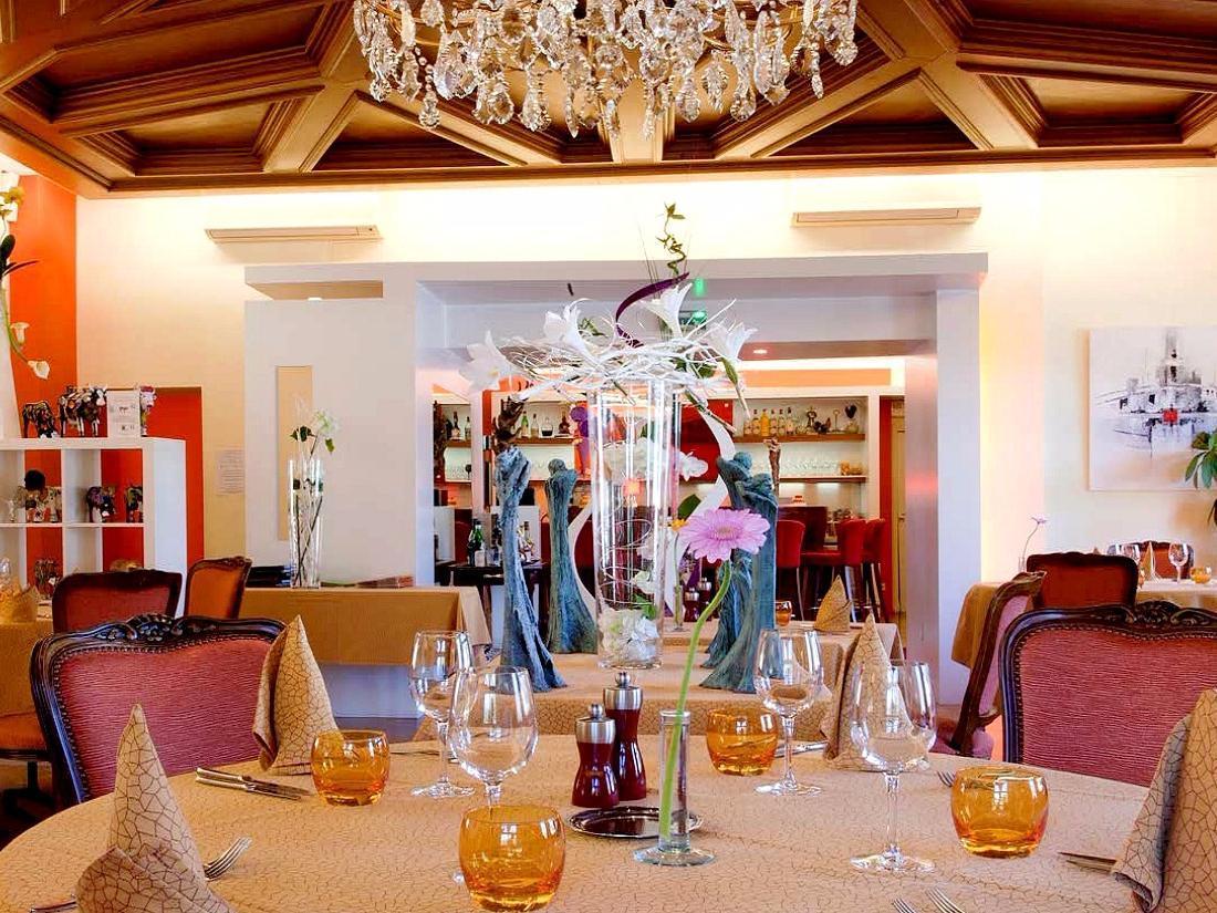 Hotel Restaurant Logis La Palette Wettolsheim Exterior foto