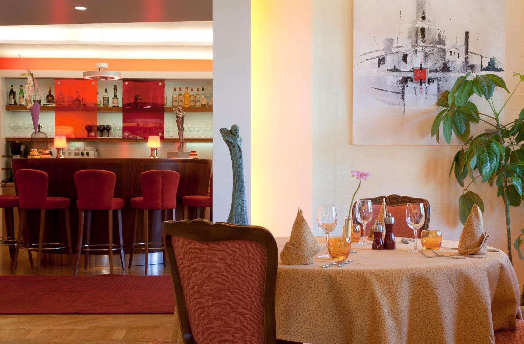 Hotel Restaurant Logis La Palette Wettolsheim Exterior foto